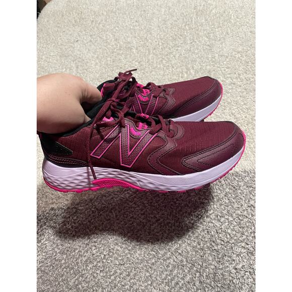 New Balance Women's Size 9.5 Lightweight Trail Running Shoes Dark Red Pink - Picture 1 of 10